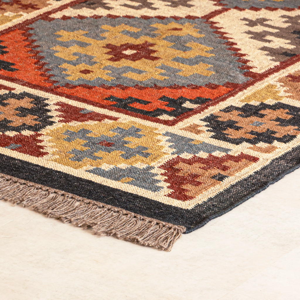 Chitra Rustic Jute Rug - Corner